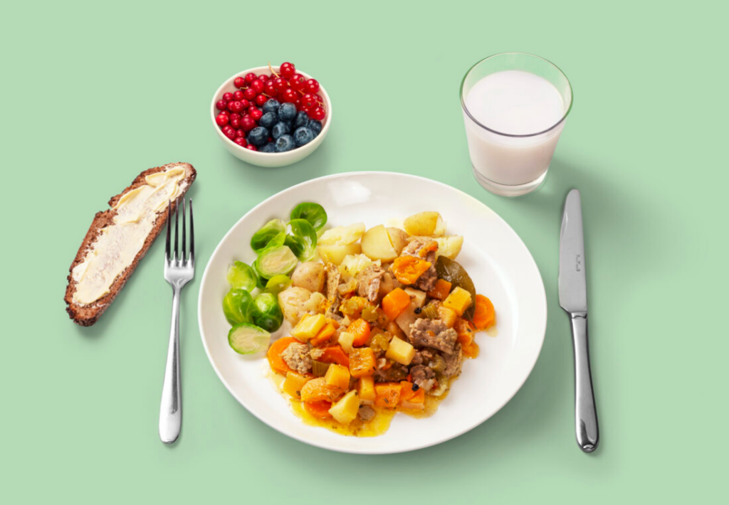 A plate model of broad bean stew based on Finnish nutrition recommendations.